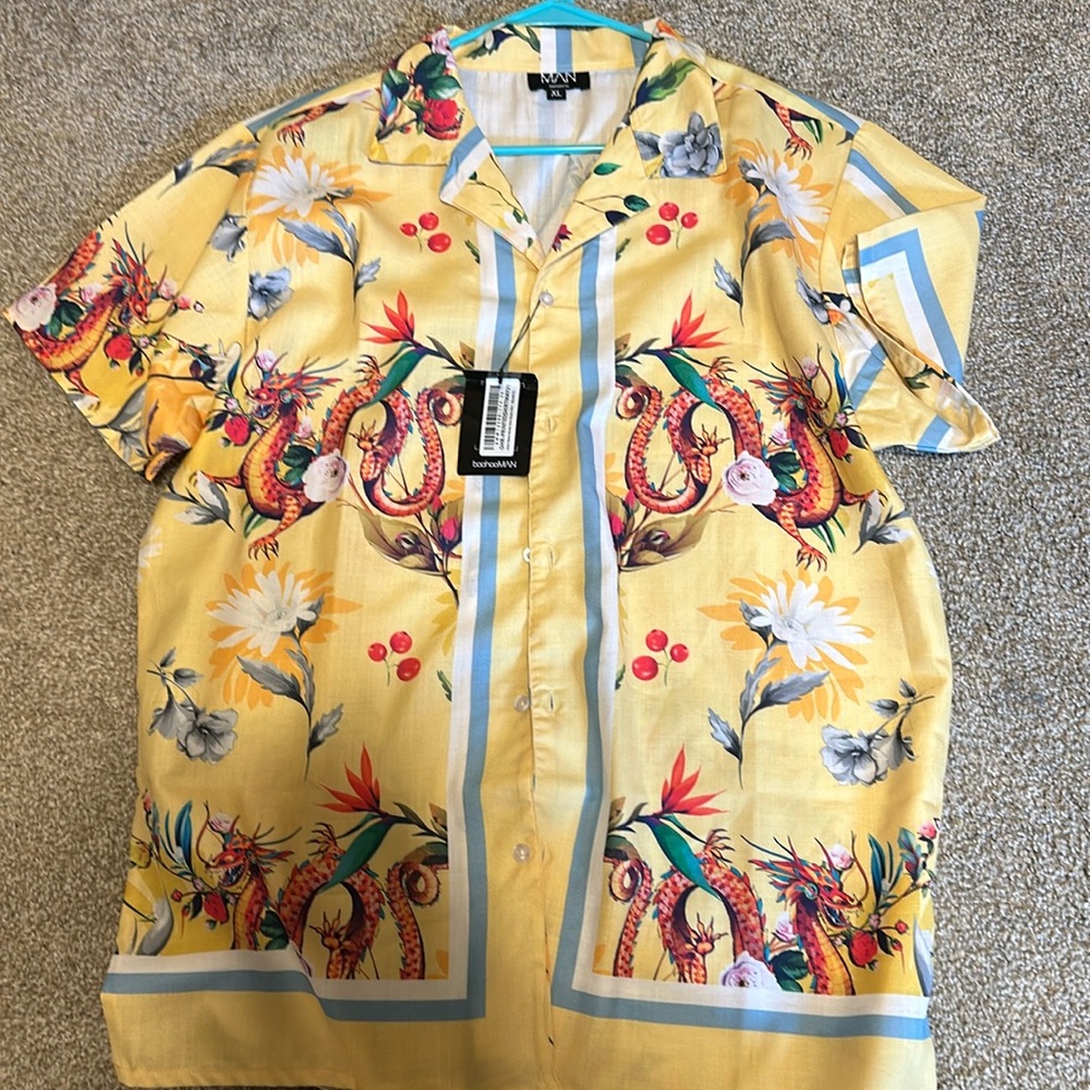 Boohoo Yellow Dragon Print Casual Button Down Shirt